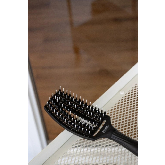 Olivia Garden Fingerbrush Care Iconic M kartáč