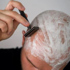 Better Be Bold krém na holení hlavy 150 ml